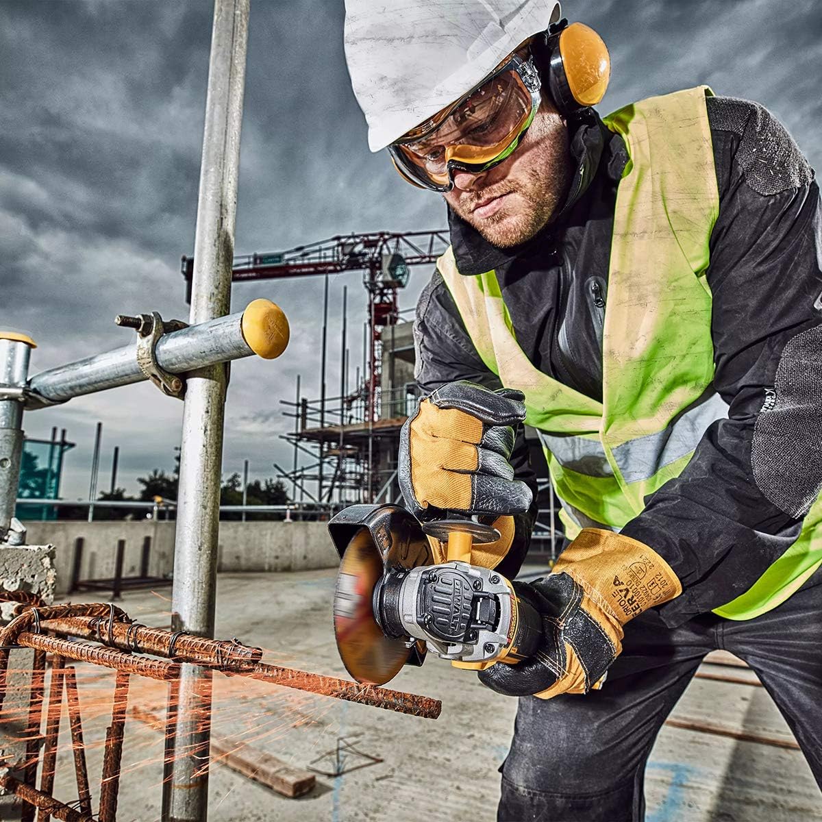 DEWALT DCS355N-XJ Oscillating Multi-Tool 18V Li-Ion Cordless Brushless Battery Powered , LARGE